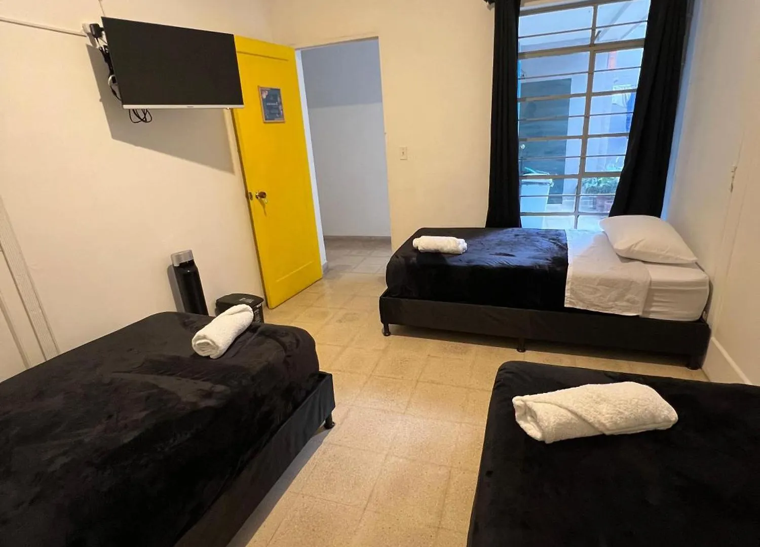 Laureles Garden Hostel Медельин