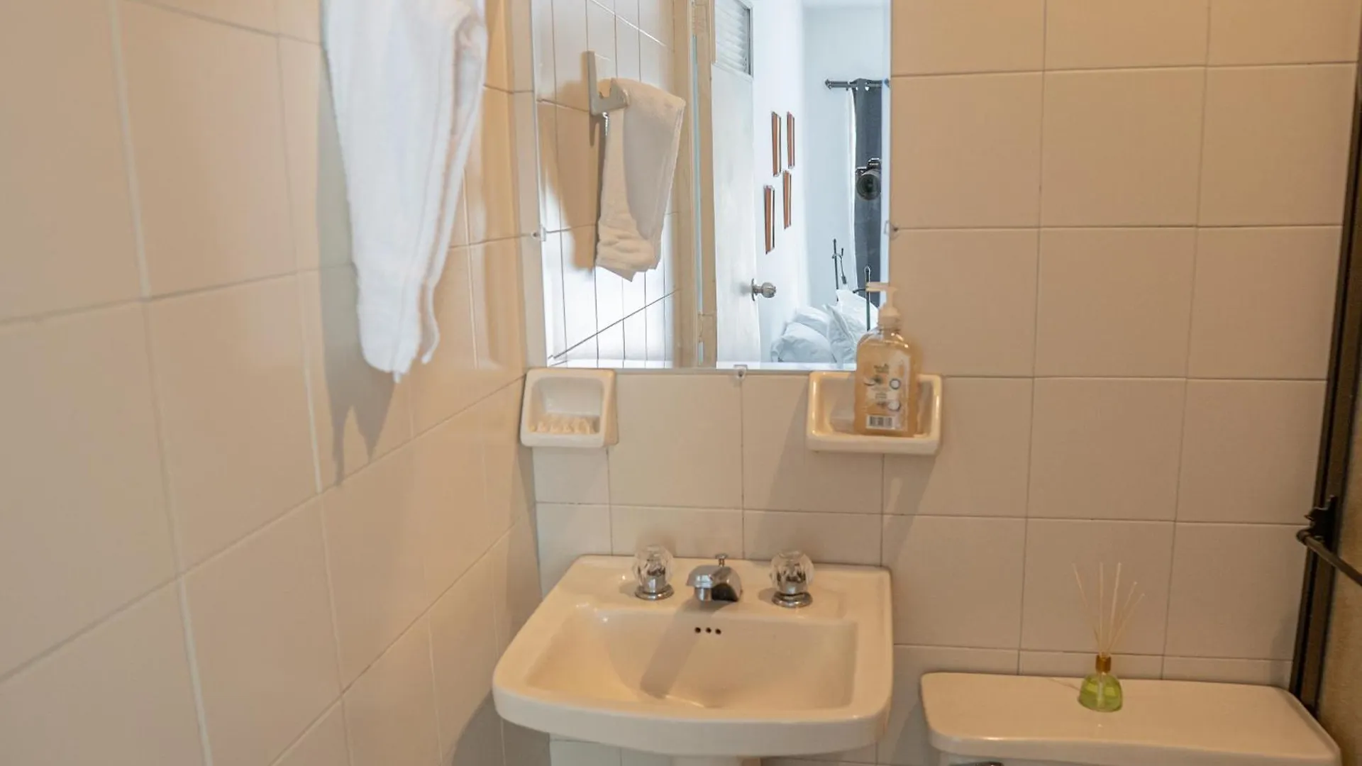 Laureles Garden Hostel Medellin Guest house